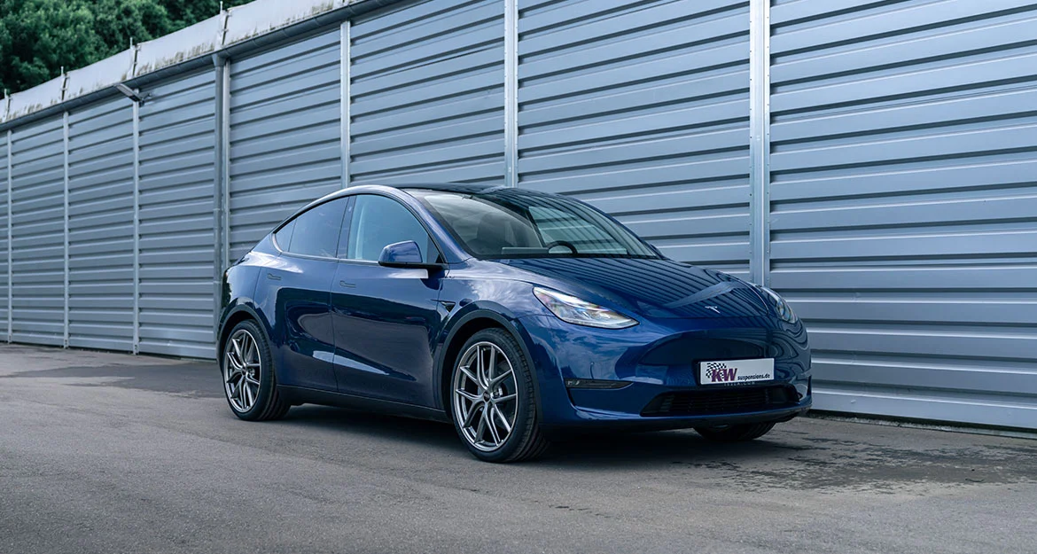 Both the Tesla Model 3 and the Tesla Model Y are good-looking electric cars
