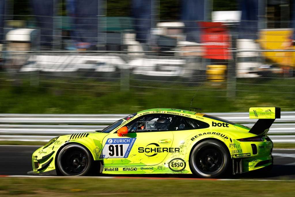 Für jeden Porsche 911 entwickelt KW das ideale Fahrwerk-Upgrade auch im Rennsport